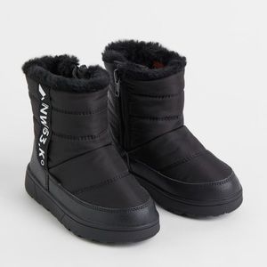 H&M ANKLE HIGH BOOTS W/ SIDE ZIPPER FOR EASY ON OFF WARM LINED INSIDE. WORN 2X